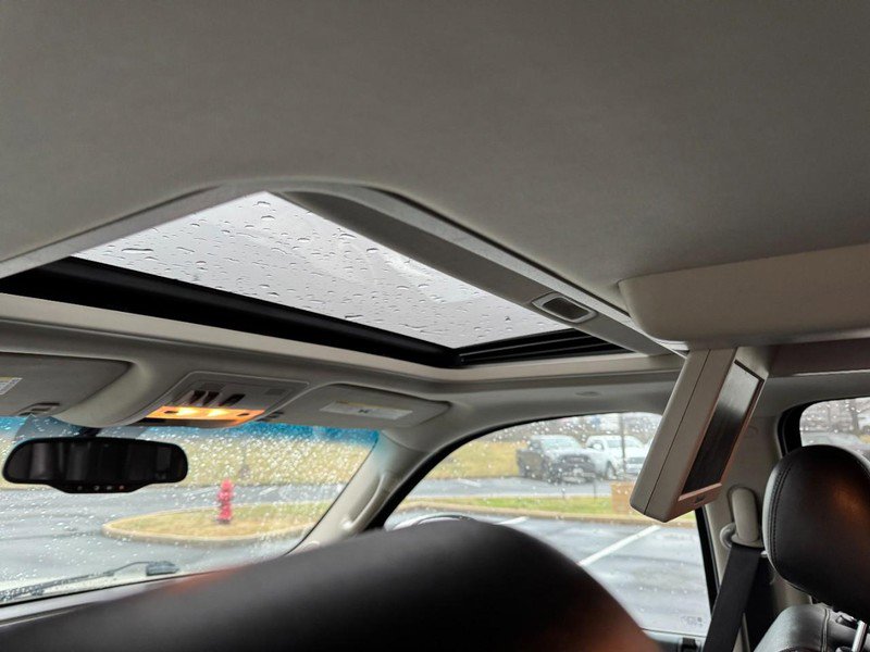 Used 2013 GMC Yukon XL Denali image 12