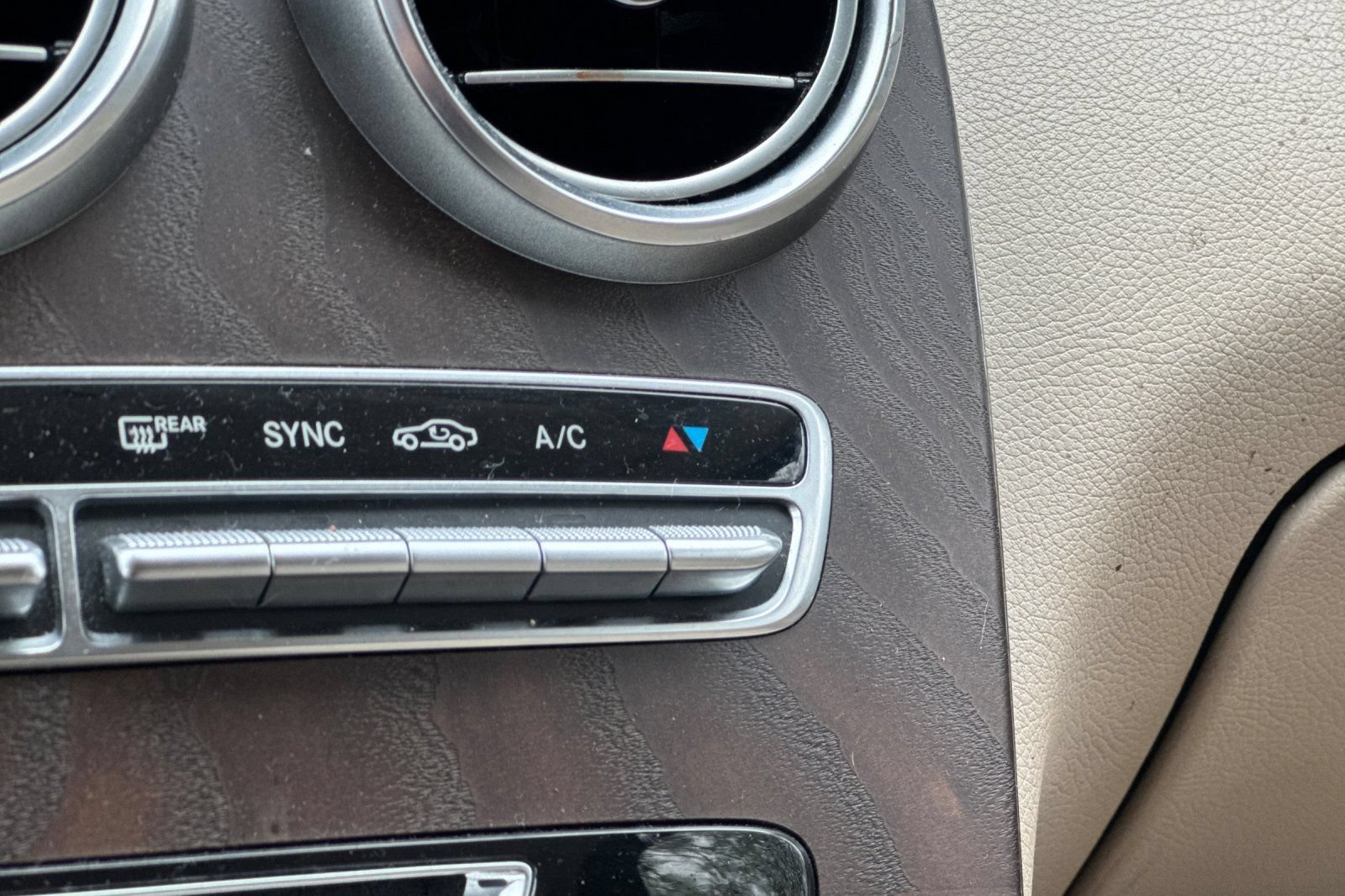 Used 2019 Mercedes-Benz GLC 300 4MATIC image 30