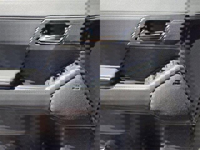 Certified 2024 Lexus GX 550 w/ Accessory Package (31) image 23