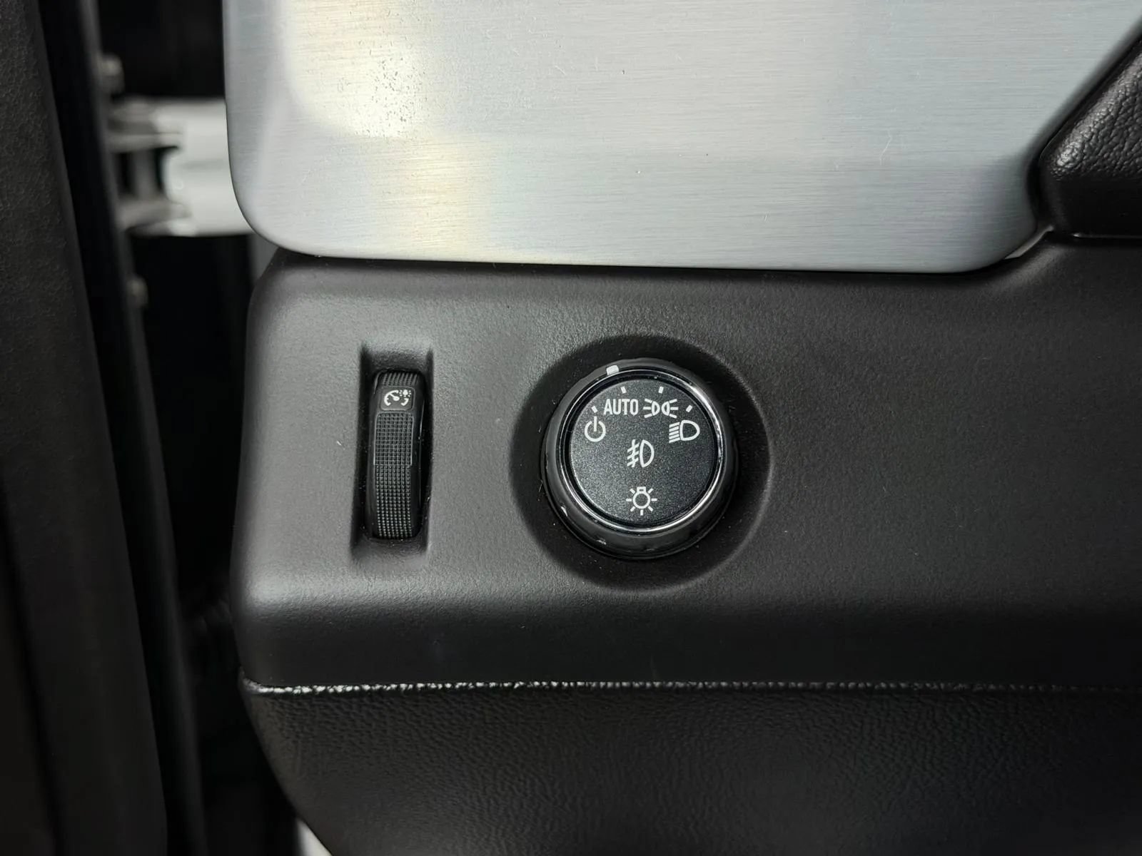 Used 2017 GMC Yukon SLT RWD image 36