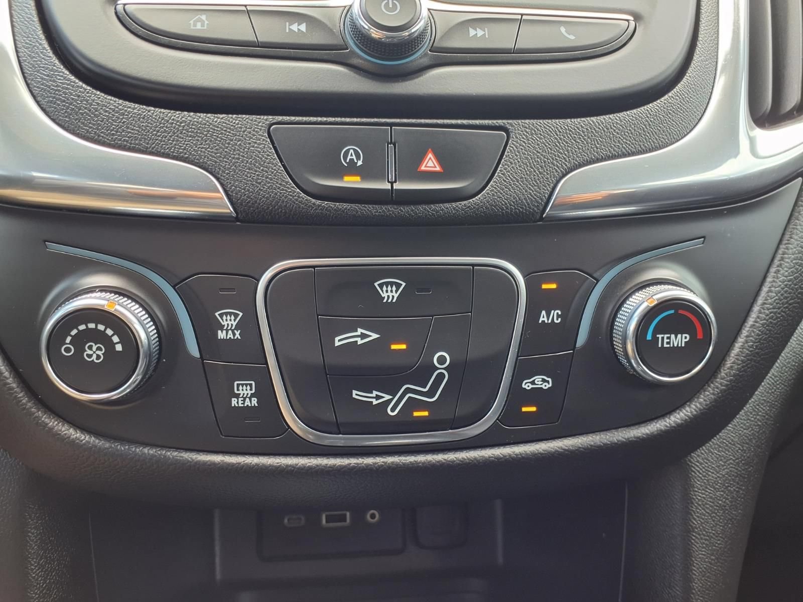 Used 2023 Chevrolet Equinox LT FWD image 20