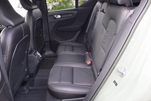 Used 2023 Volvo XC40 B5 Ultimate w/ Protection Package Premier image 13