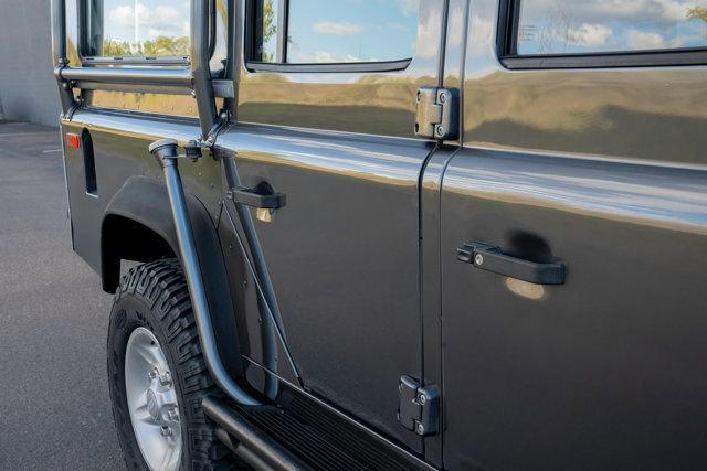 Used 1993 Land Rover Defender 110 image 21