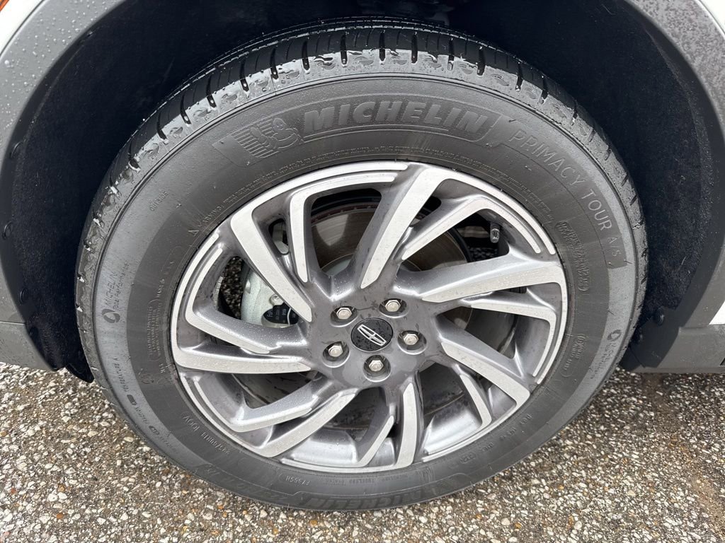 Used 2024 Lincoln Corsair FWD w/ Equipment Group 101A image 3