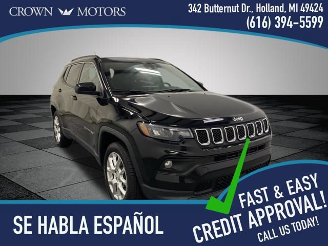 Used 2023 Jeep Compass Latitude w/ Sun and Sound Group AWD/4WD image 1