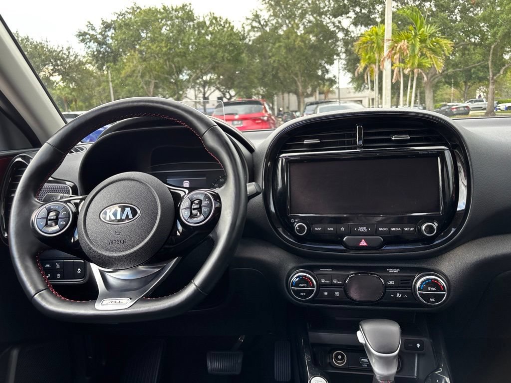 Used 2021 Kia Soul Turbo FWD image 25