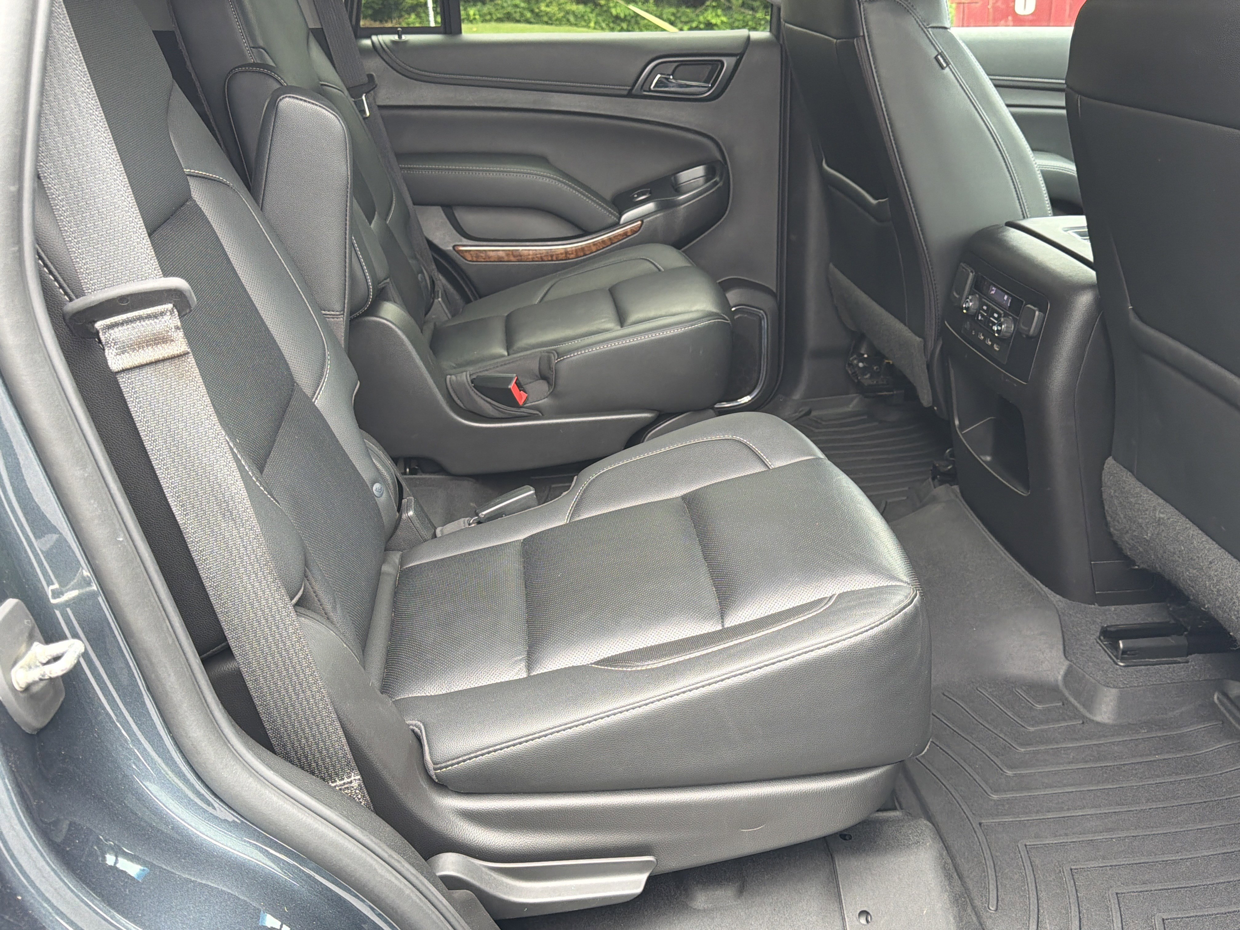 Used 2019 Chevrolet Tahoe Premier AWD/4WD image 15