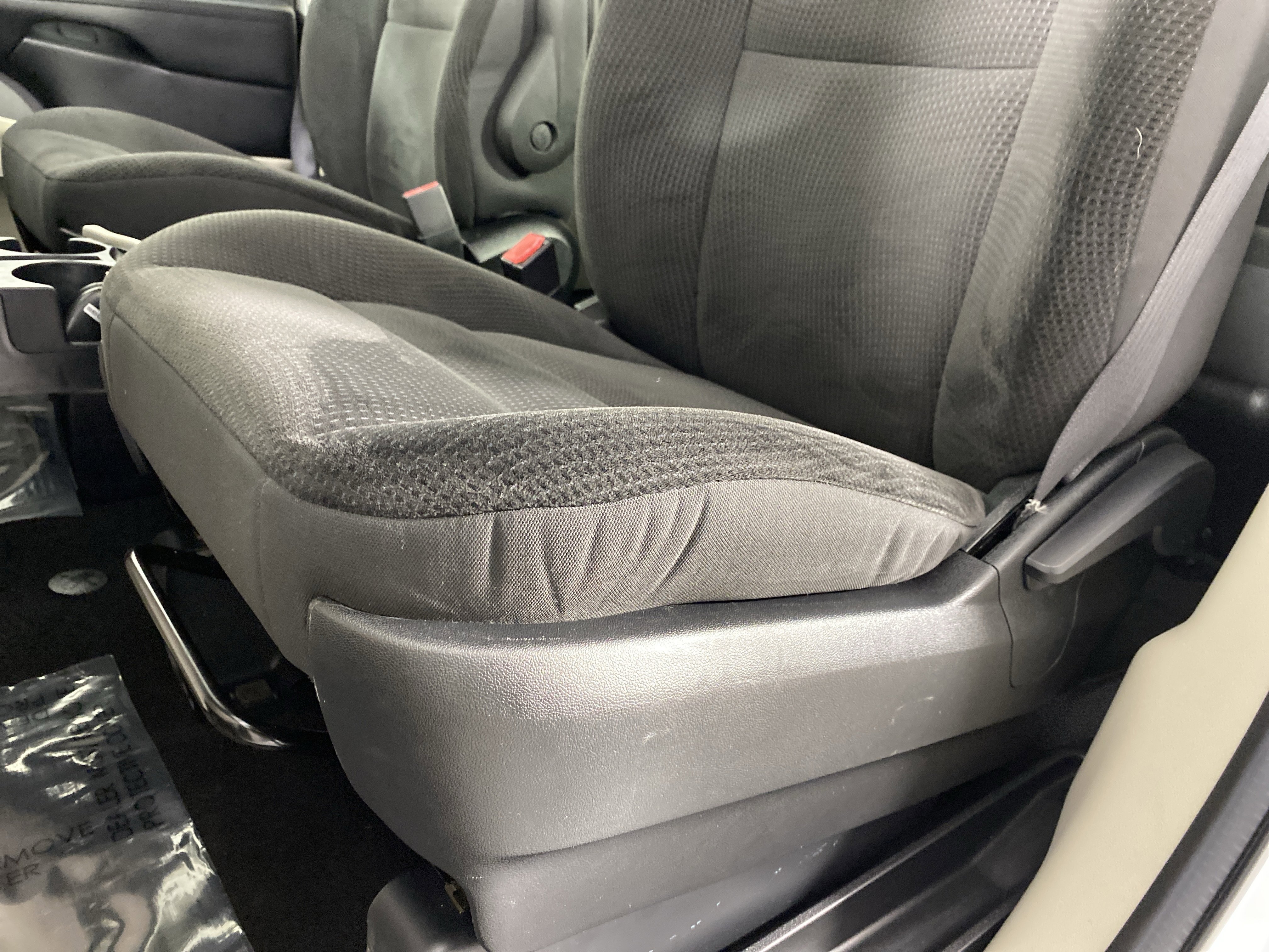 Used 2018 Dodge Grand Caravan SE w/ UConnect Hands-Free Group image 15