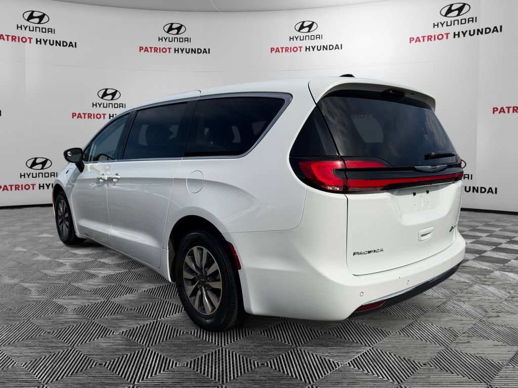 Used 2024 Chrysler Pacifica Limited FWD image 5