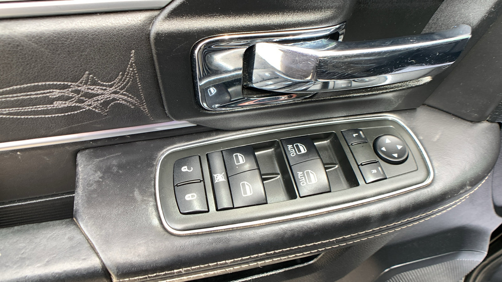 Used 2014 RAM 1500 Limited AWD/4WD image 13