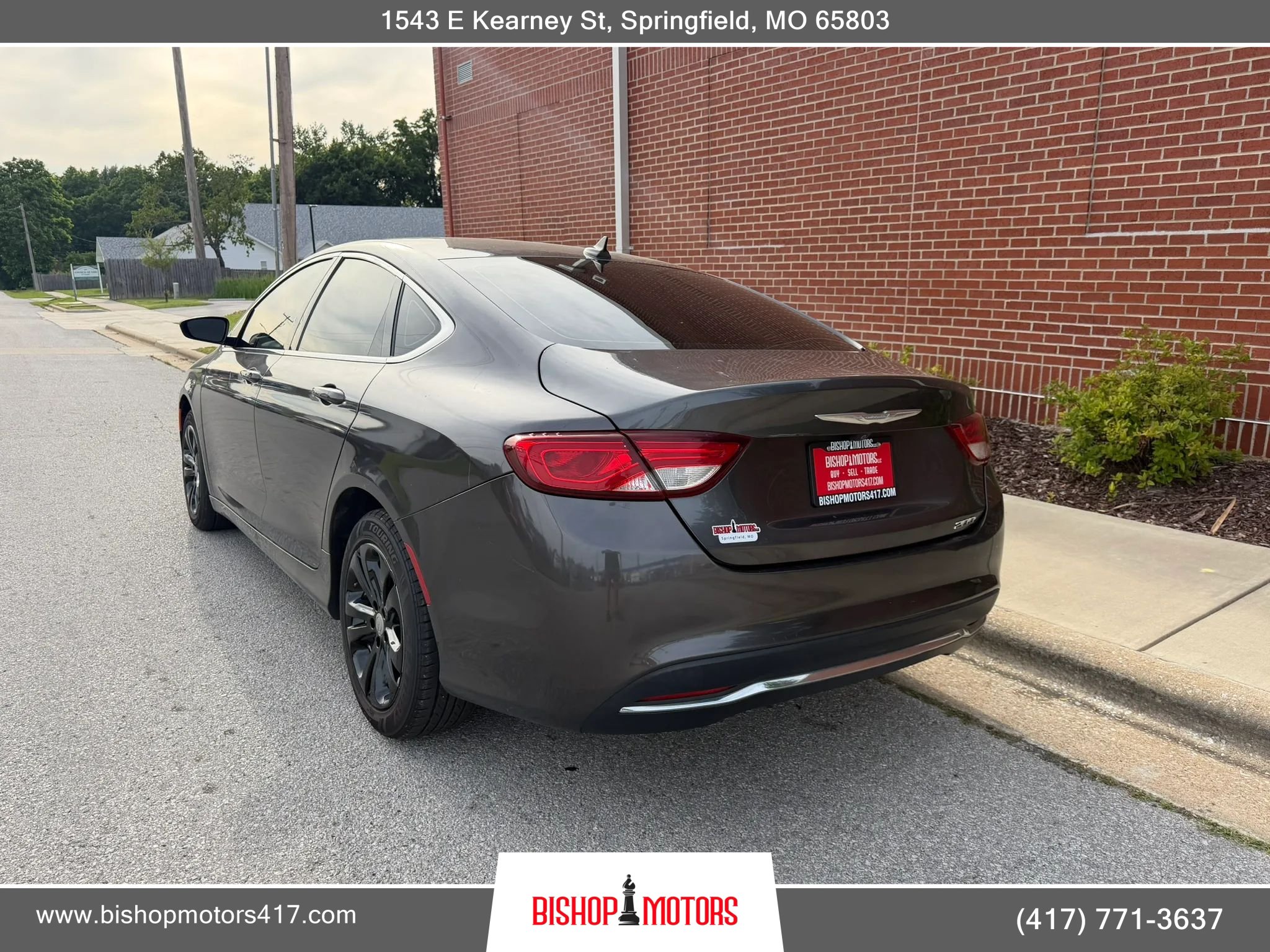 Used 2015 Chrysler 200 Limited w/ Convenience Group FWD image 4
