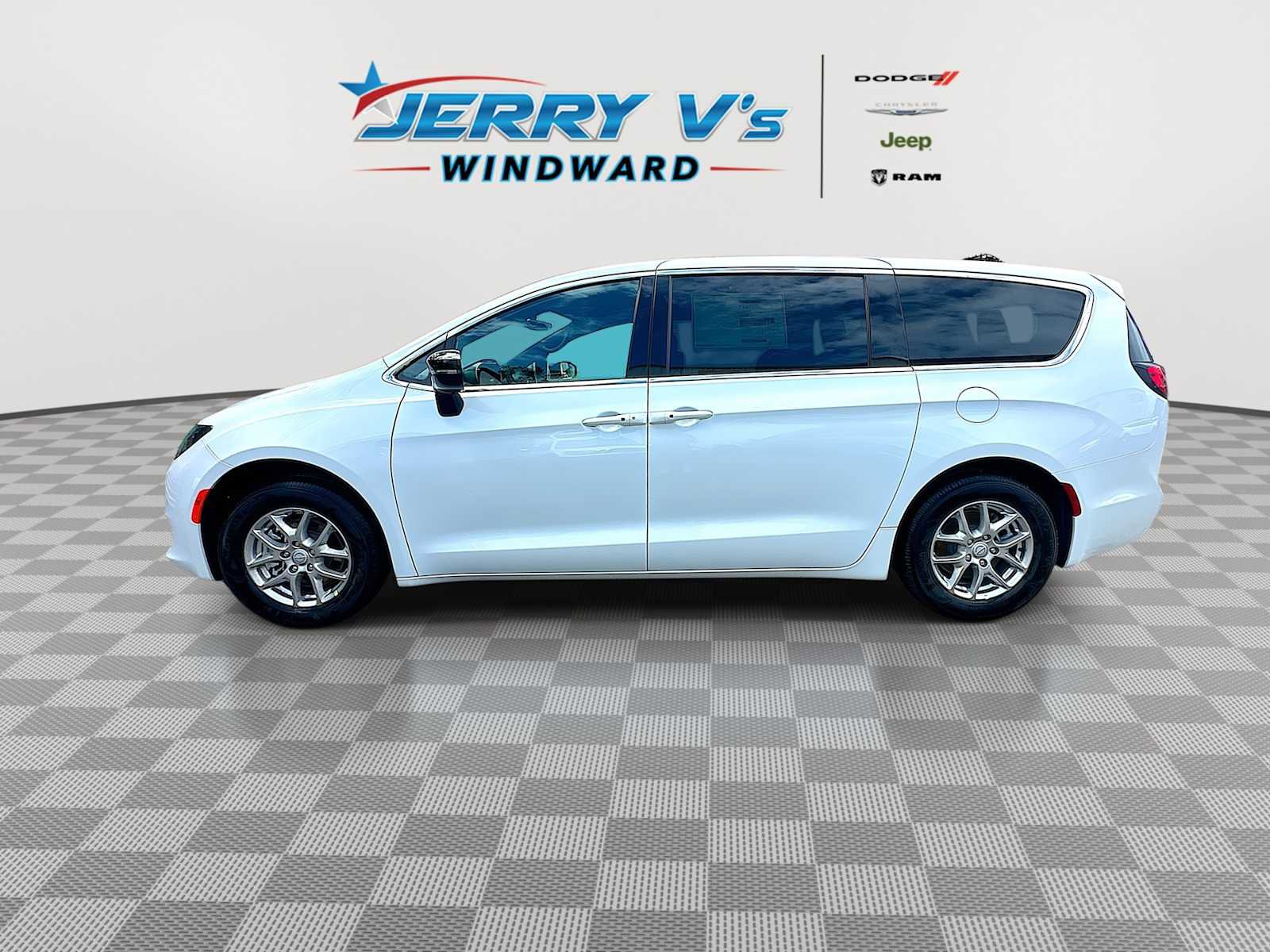 New 2026 Chrysler Voyager LX FWD image 5