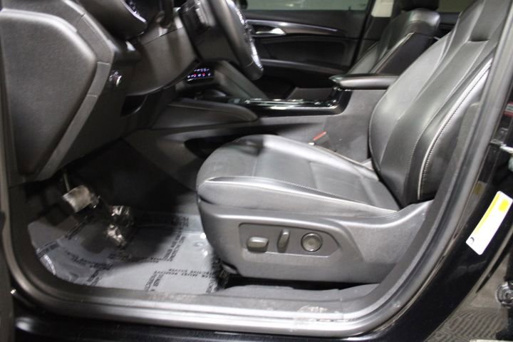 Used 2021 Buick Envision Essence w/ Sport Touring Package image 21