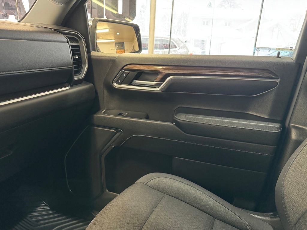 Used 2023 Chevrolet Silverado 1500 LT image 27