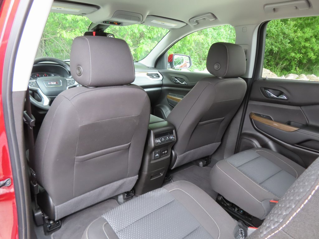 Used 2023 GMC Acadia SLE w/ Driver Convenience Package image 31