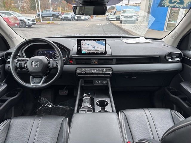 Used 2023 Honda Pilot Elite image 12