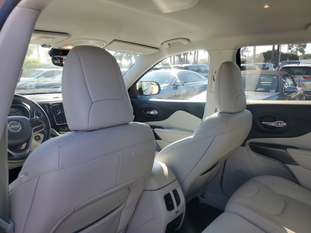 Used 2020 Jeep Cherokee Limited w/ Luxury Group image 16