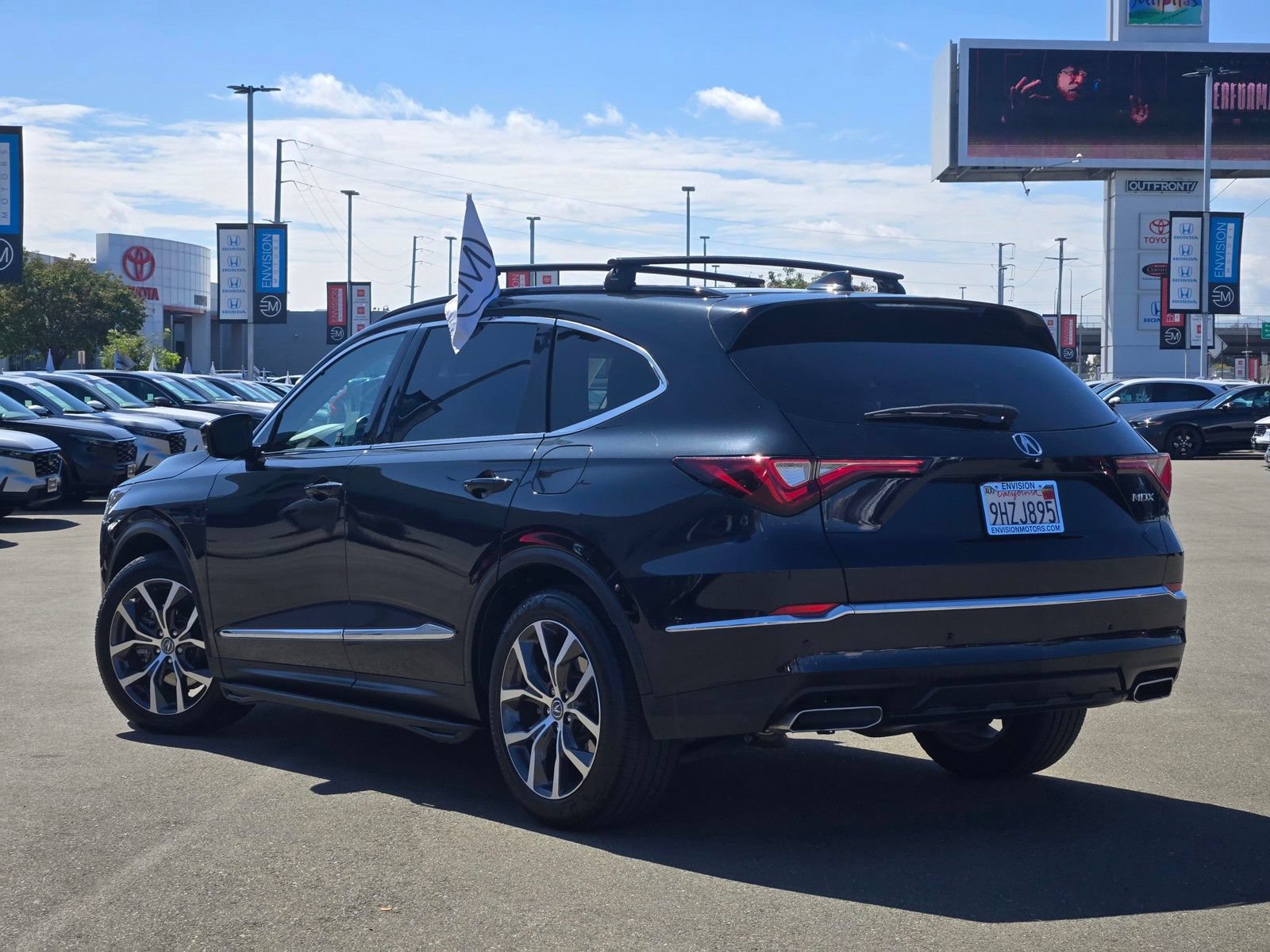 Used 2023 Acura MDX w/ Technology Package FWD image 5