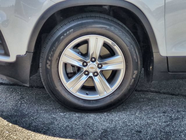 Used 2018 Chevrolet Trax LT w/ LT Convenience Package FWD image 35