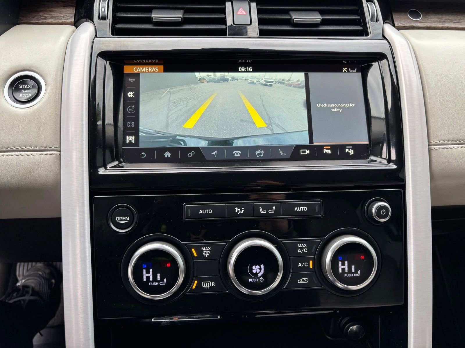 Used 2018 Land Rover Discovery HSE Luxury image 17