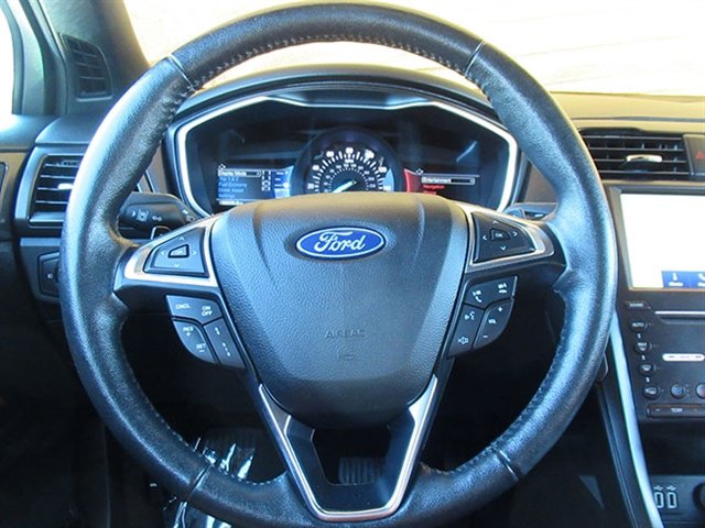 Used 2020 Ford Fusion Titanium image 18