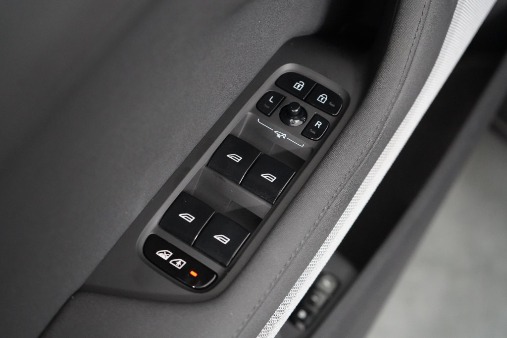 Used 2023 Polestar Polestar 2 w/ Pilot Pack AWD/4WD image 19