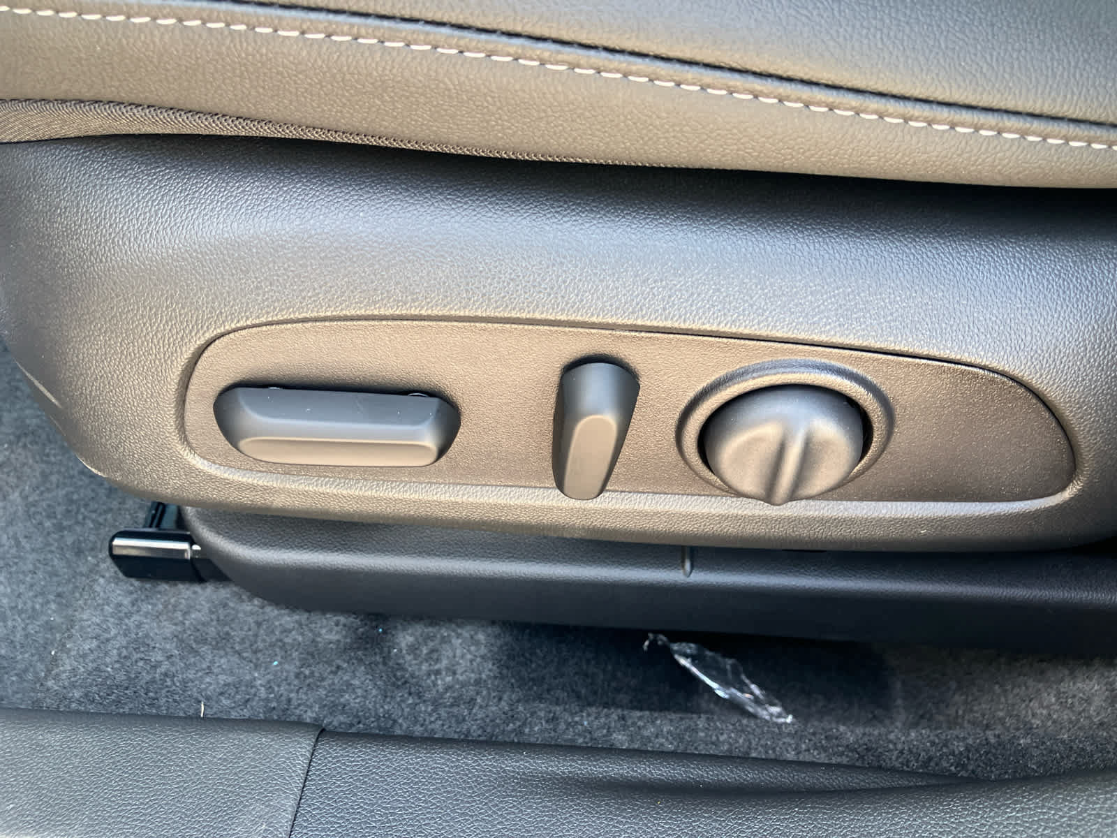 New 2026 Chevrolet Trax ACTIV w/ Sunroof Package FWD image 11