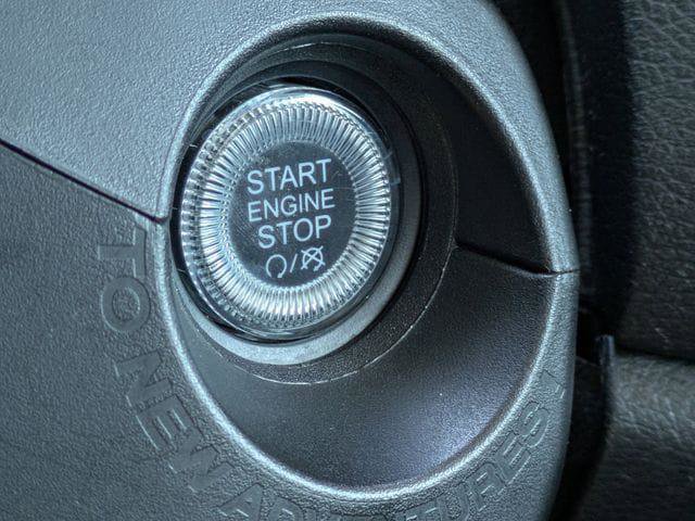 Certified 2023 Jeep Renegade Latitude AWD/4WD image 32