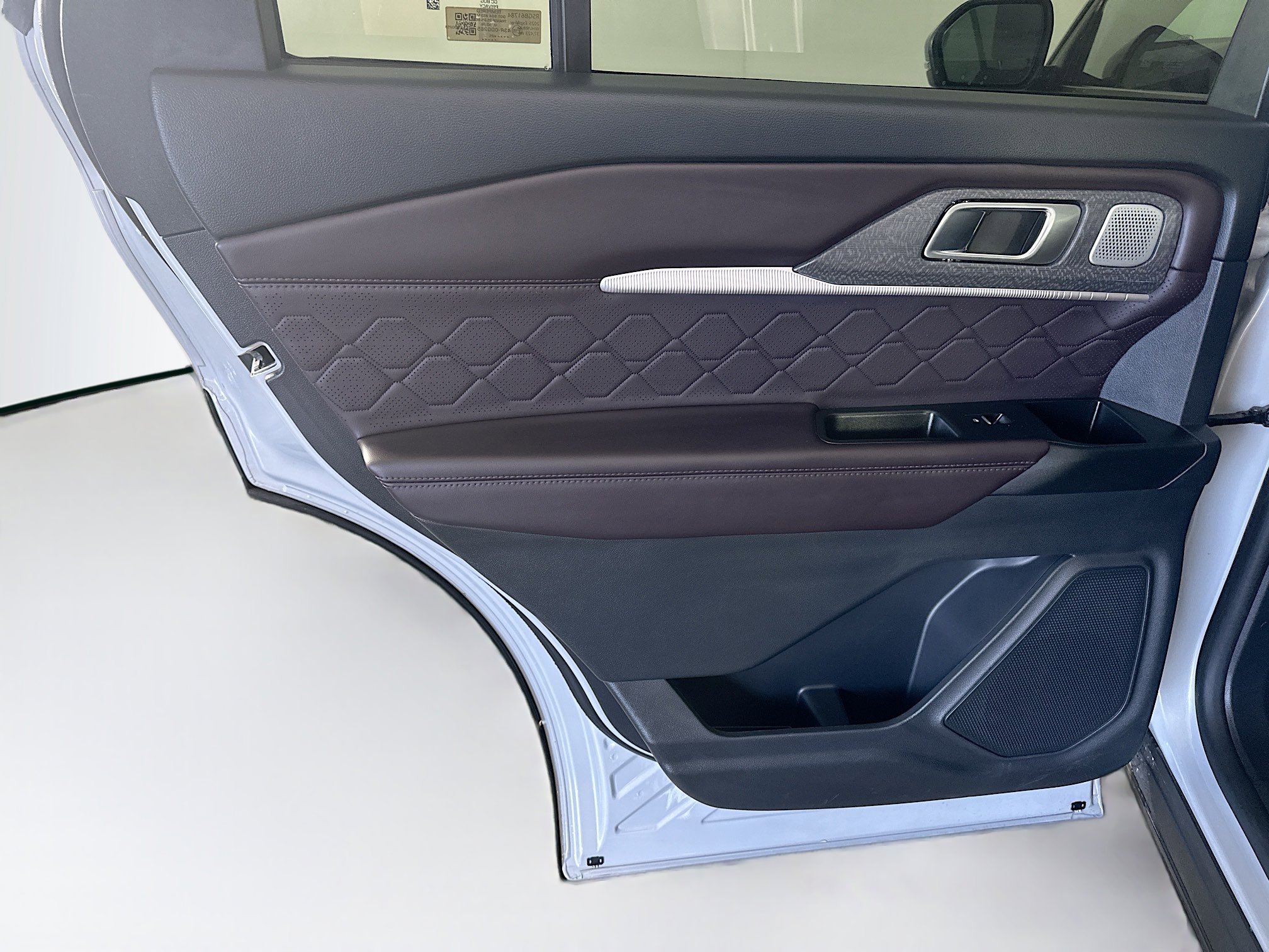 Used 2025 Ford Explorer Platinum w/ LUX Leather Package image 26