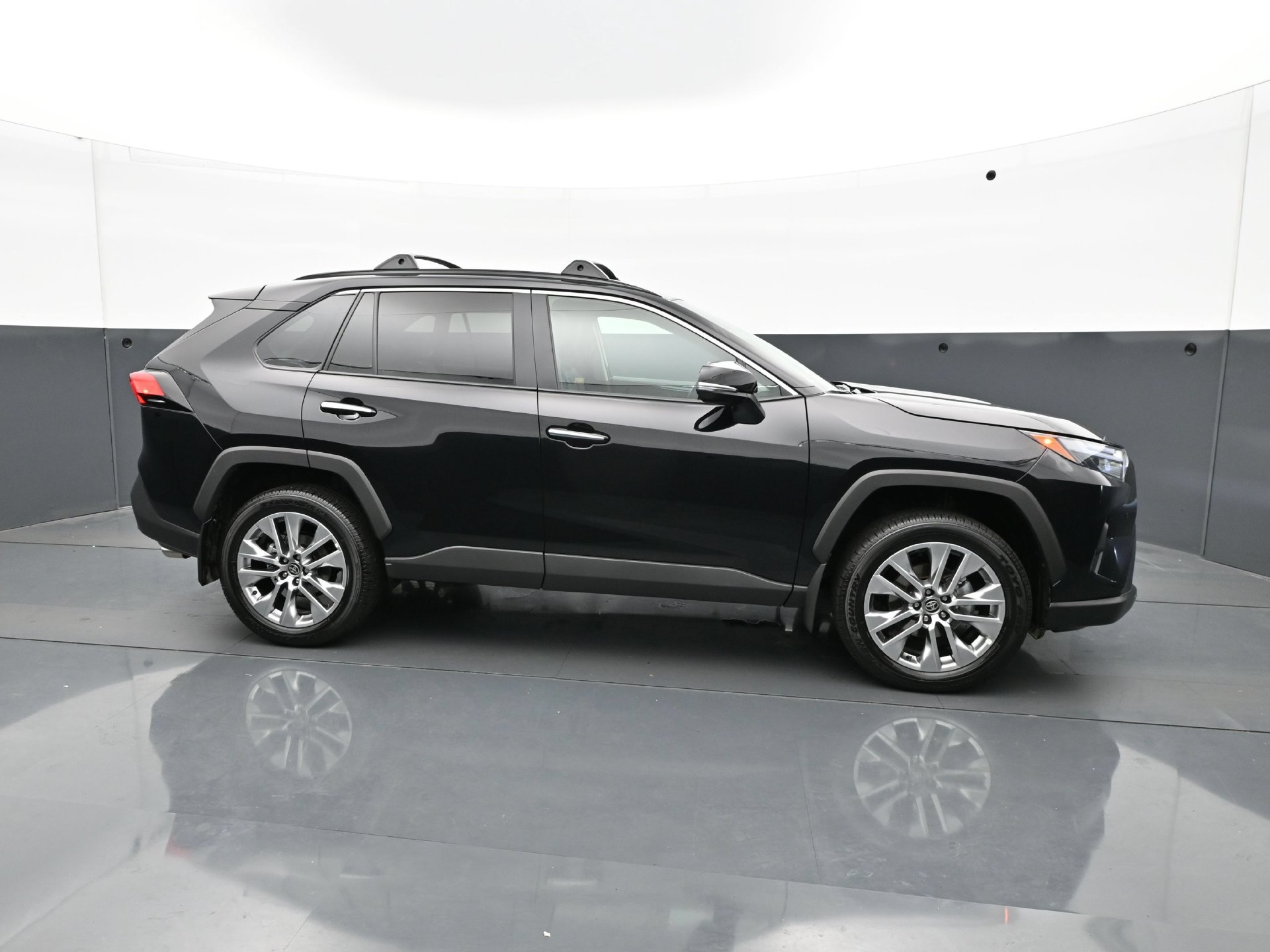 Used 2025 Toyota RAV4 Limited w/ Weather Package AWD/4WD image 8