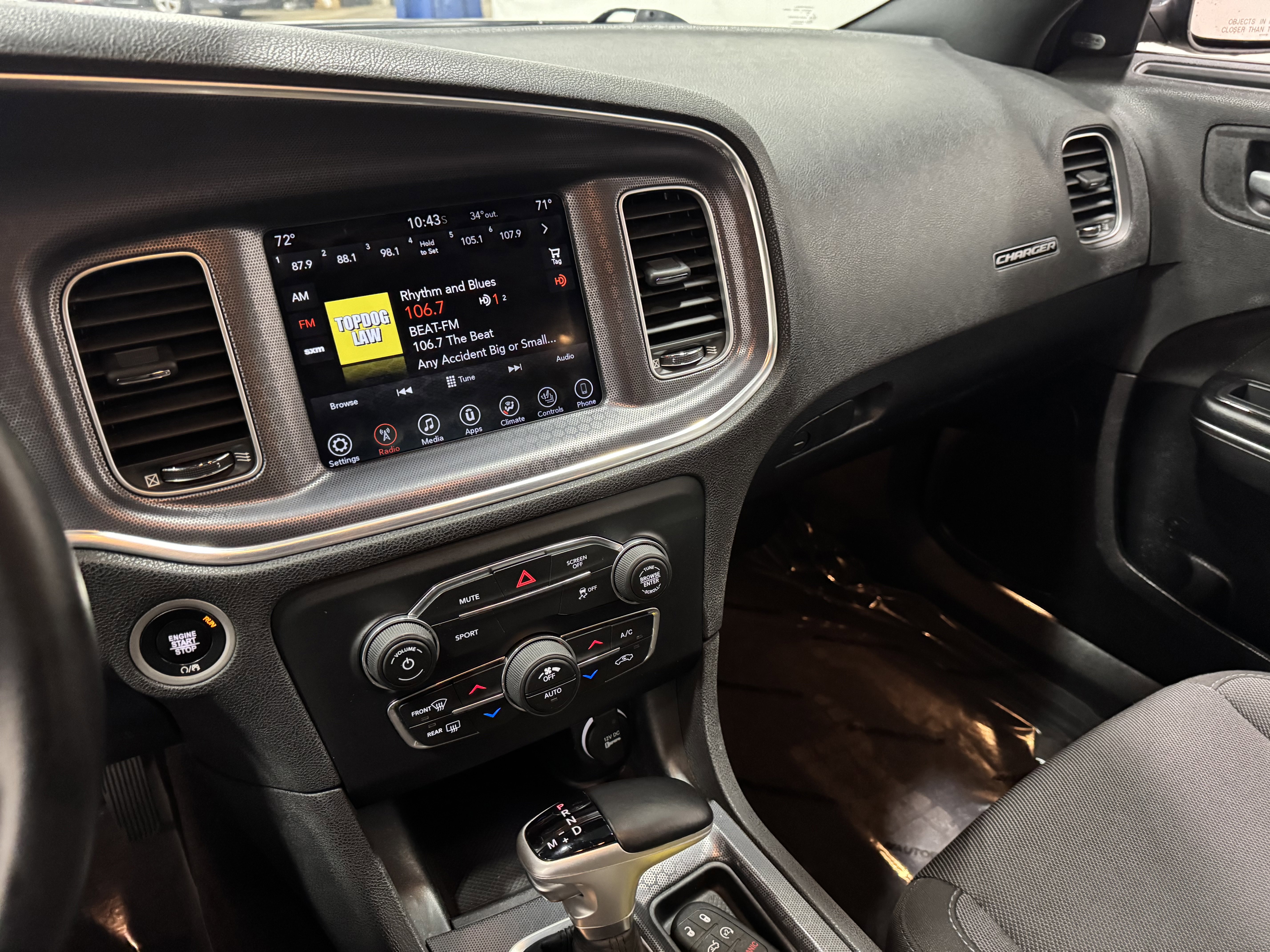 Used 2017 Dodge Charger R/T image 25