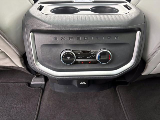 Used 2025 Ford Expedition Max Platinum image 13
