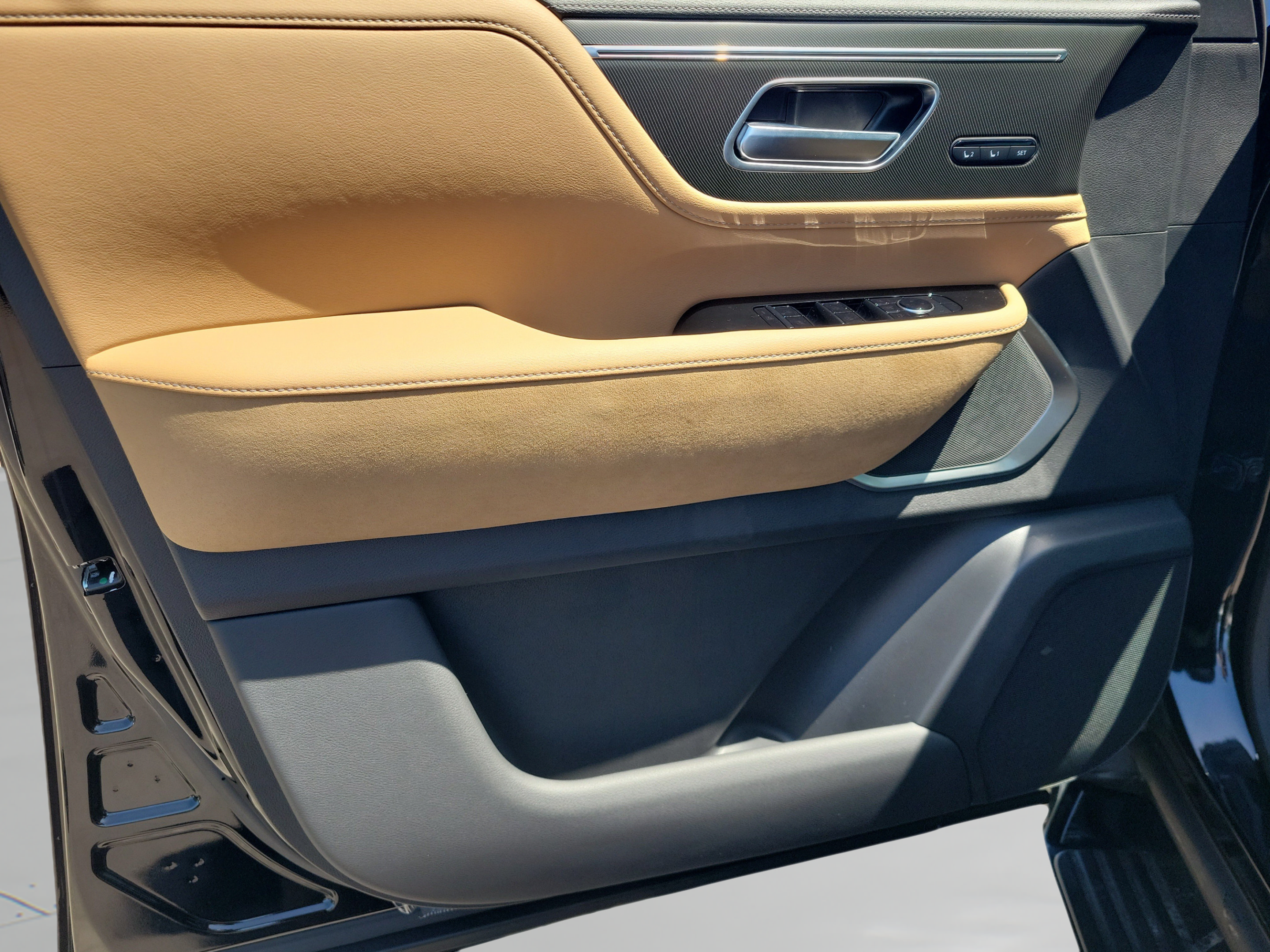 New 2027 INFINITI QX80 Luxe w/ Cargo Package RWD image 22