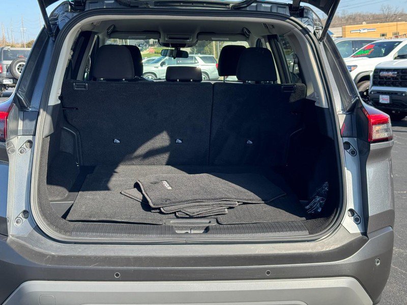 Used 2023 Nissan Rogue S image 4