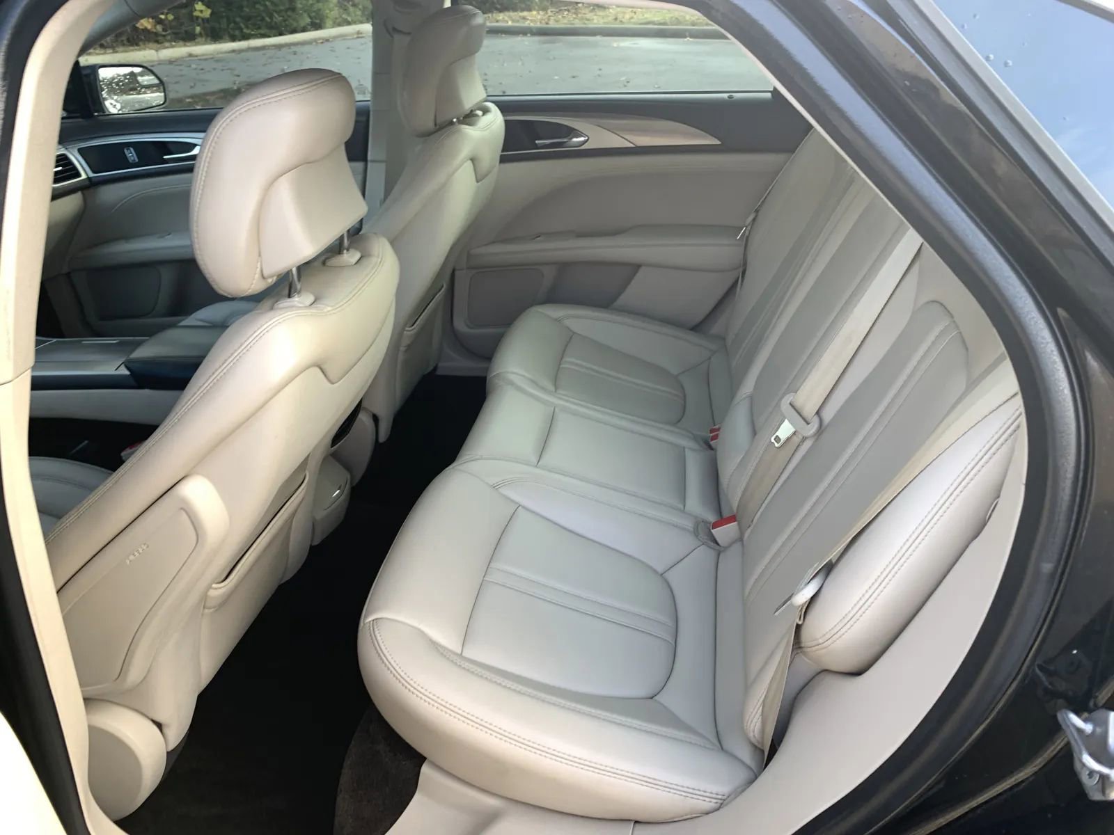 Used 2018 Lincoln MKZ Premiere image 26