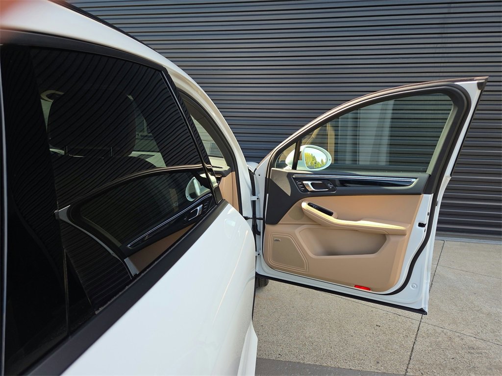 New 2026 Porsche Macan image 42