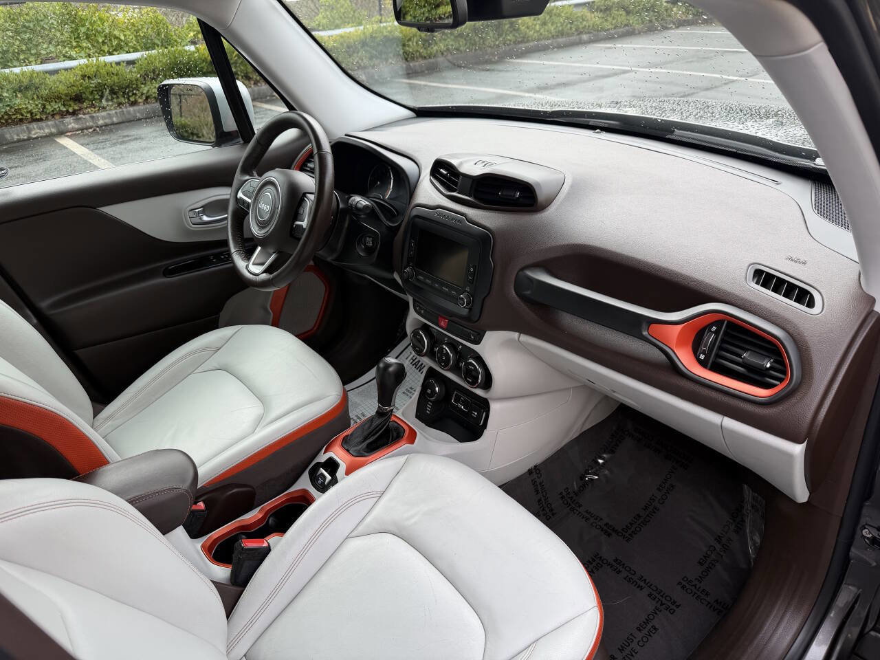 Used 2017 Jeep Renegade Limited image 14