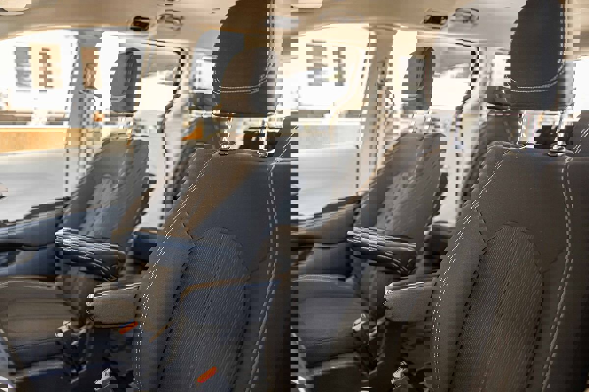 Used 2022 Chrysler Voyager LX image 19