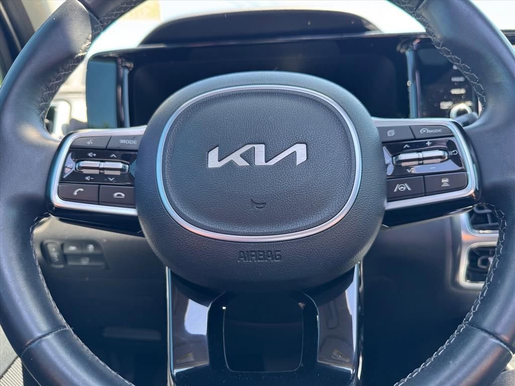 Certified 2023 Kia Sorento SX image 18