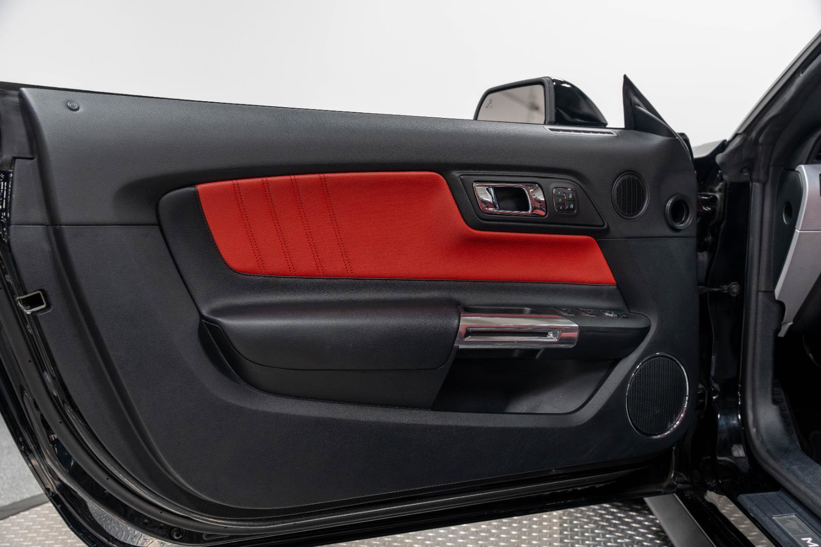 Used 2015 Ford Mustang GT Premium w/ Equipment Group 401A image 81