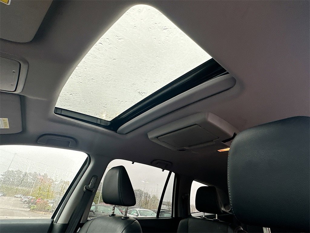 Used 2021 Honda Pilot Touring image 11