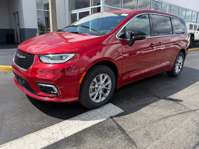 New 2026 Chrysler Pacifica Select