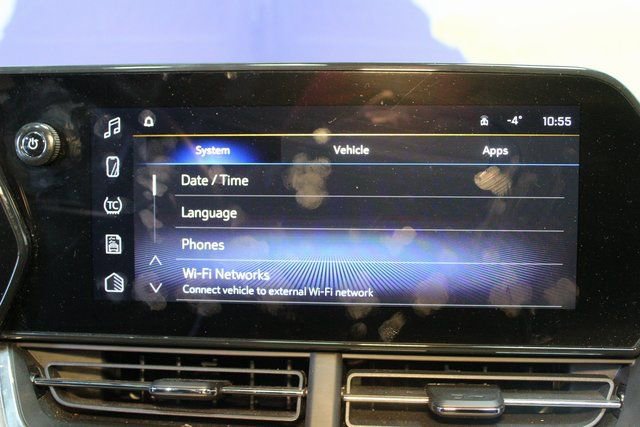 Used 2025 Chevrolet Trax LT w/ LT Convenience Package image 24