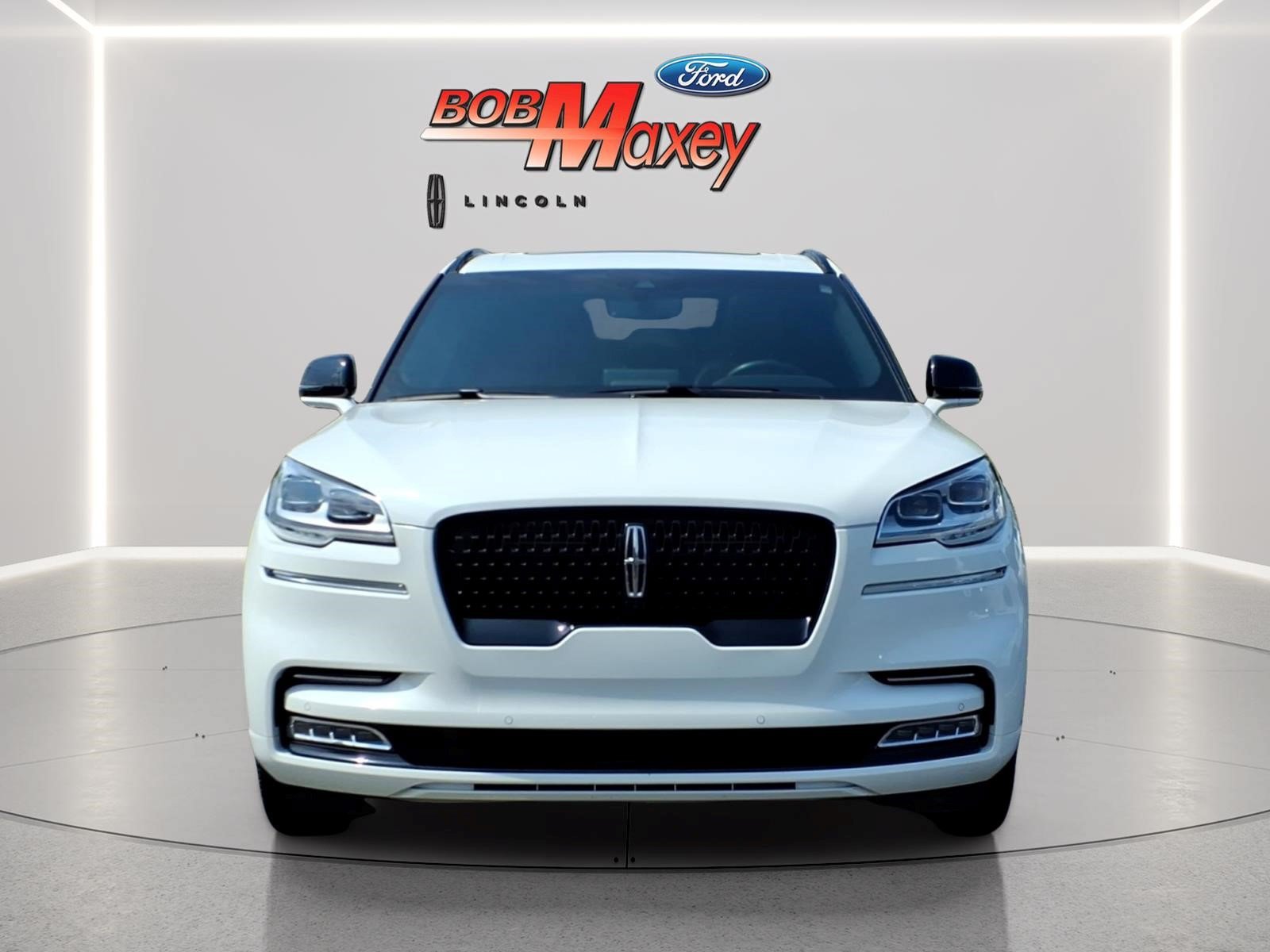 Used 2024 Lincoln Aviator Reserve w/ Equipment Group 201A AWD/4WD image 2