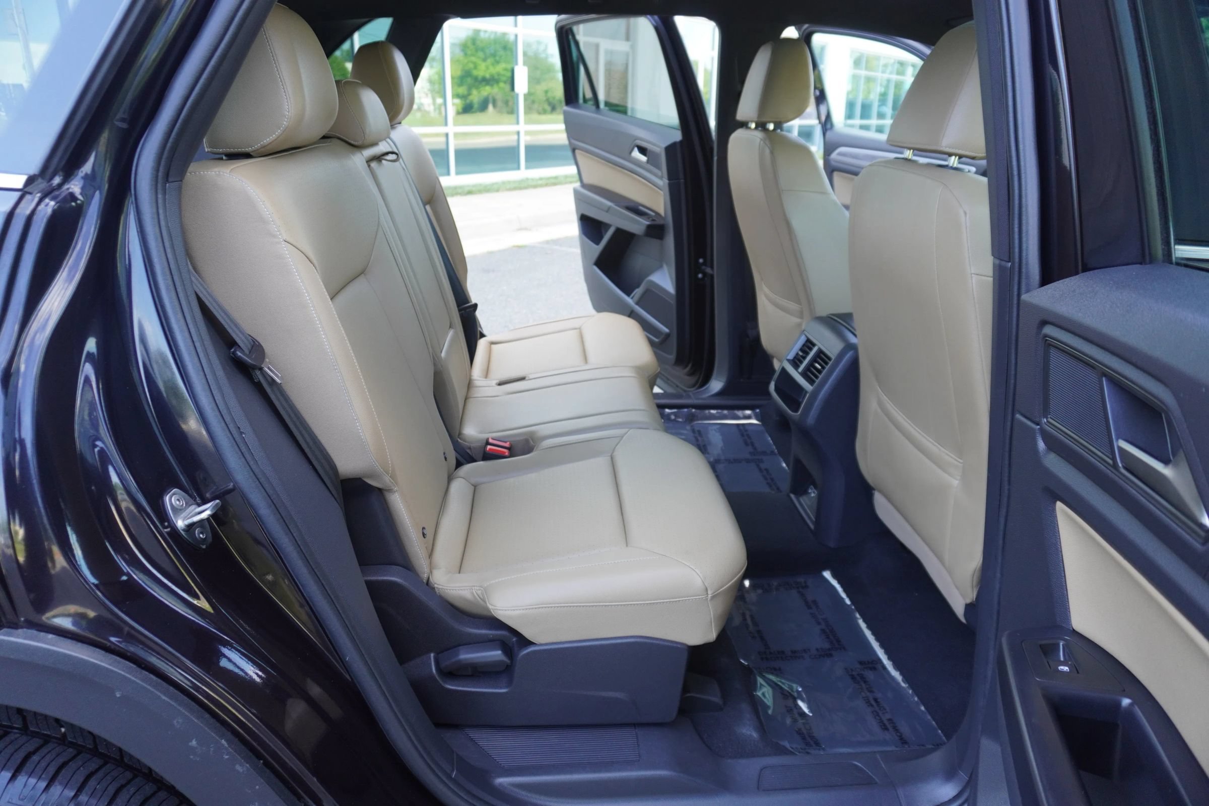 Used 2020 Volkswagen Atlas Cross Sport SE w/ Panoramic Sunroof Package AWD/4WD image 12