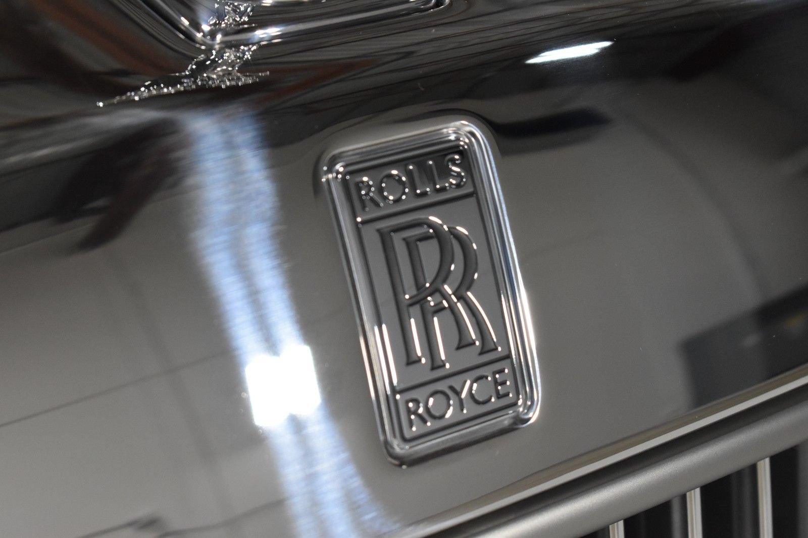 New 2027 Rolls-Royce Phantom Sedan RWD image 11