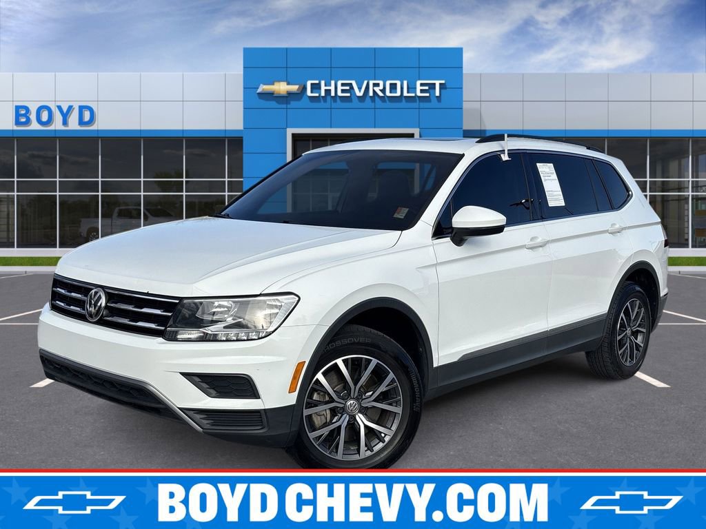 Used 2020 Volkswagen Tiguan SE w/ Panoramic Sunroof Package