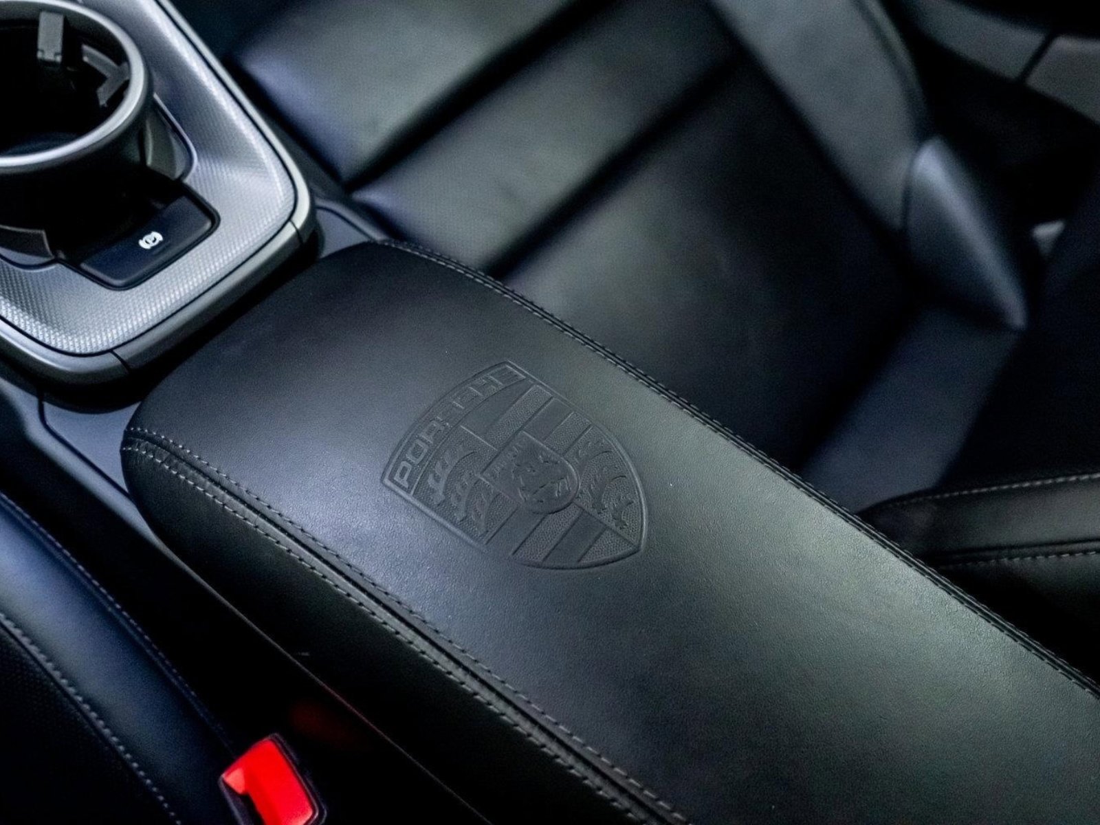 Used 2020 Porsche 911 Carrera 4S w/ Sport Package image 46