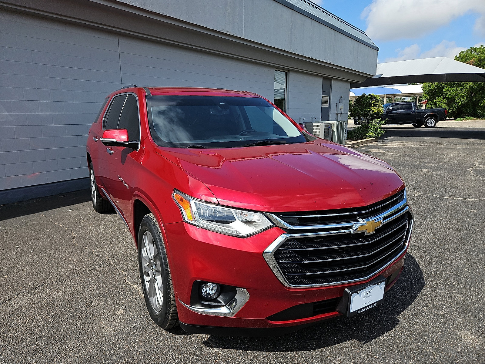 Used 2019 Chevrolet Traverse Premier w/ Driver Confidence II Package FWD image 4