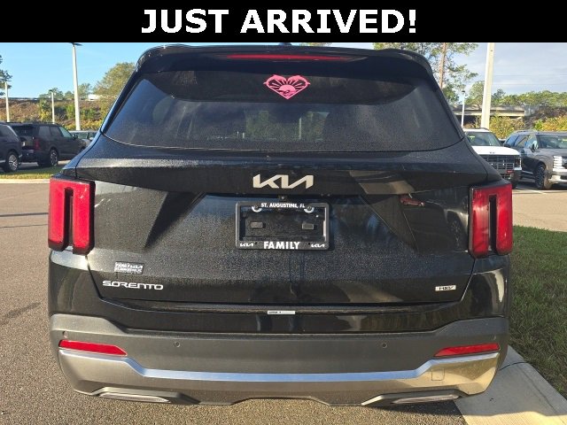 Used 2025 Kia Sorento EX image 4